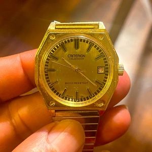 Men’s vintage Criterion wristwatch.  Automatic self winding.  Working.
